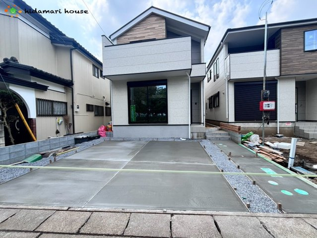 上尾市泉台8期　新築戸建　GRACE02の駐車場