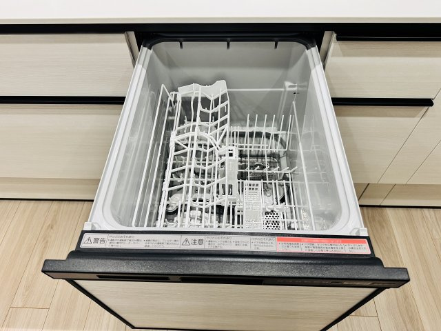 ミッドプレイス八王子のキッチン|～食洗機付き　食事後の食器洗いはお任せ、家族でゆっくりとくつろげます～