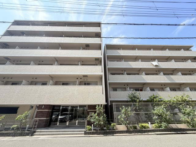 エル・セレーノ石屋川の外観
