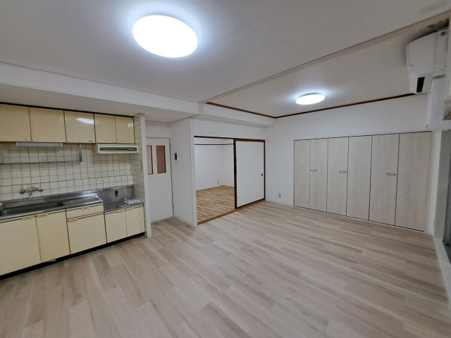 新潟昭和ビル（駅南）の居間・リビング