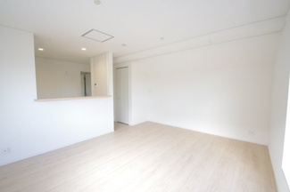 【居間・リビング】 | 【仲介手数料無料！！】府中市小柳町5丁目　新築戸建て（全2棟）2号棟　4630万円