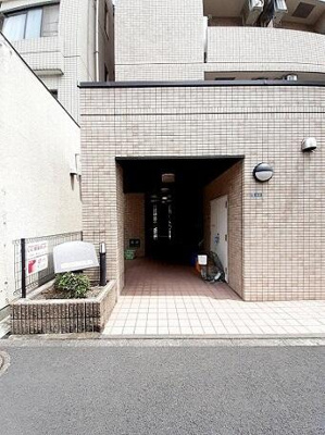【エントランス】 | ニューフォーユータナキ
