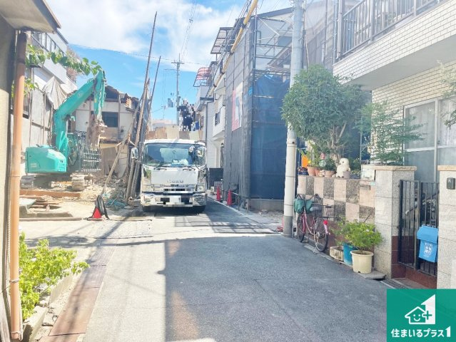 豊中市夕日丘　第1期　新築一戸建ての前面道路含む現地写真|周辺は落ち着いた街並みの住宅地！子育てがしやすい住環境です！まだ未完成ですが、現地でしかわからない事もございます。是非一度ご覧ください。