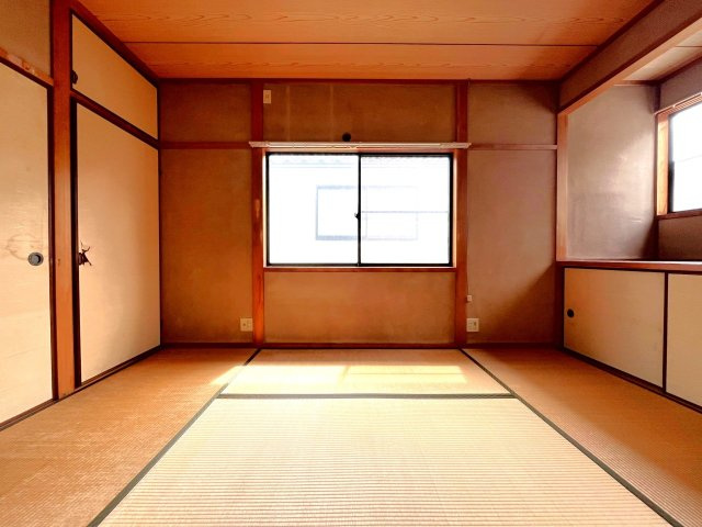 安佐南区長束西2丁目　の和室