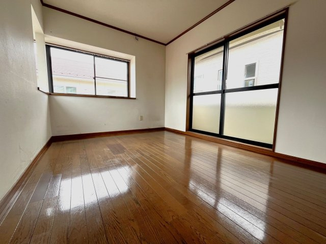 安佐南区長束西2丁目　の洋室