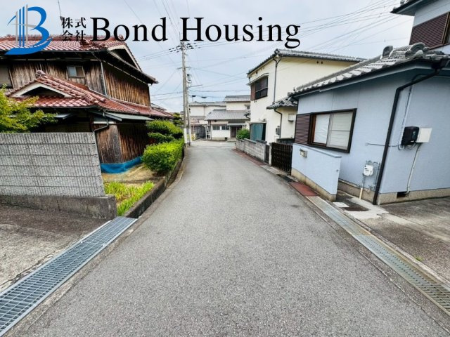 倉庫付き物件　魚住町金ケ崎　築28年