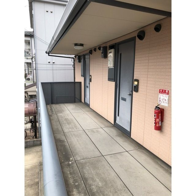 プランドール春日のロビー