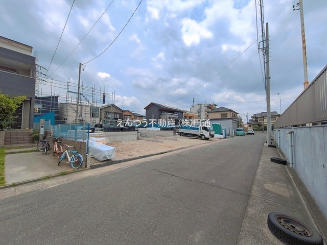 グラファーレ一色新町3期の前面道路含む現地写真