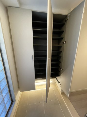 フォルム芦屋岩園の収納|シューズボックス