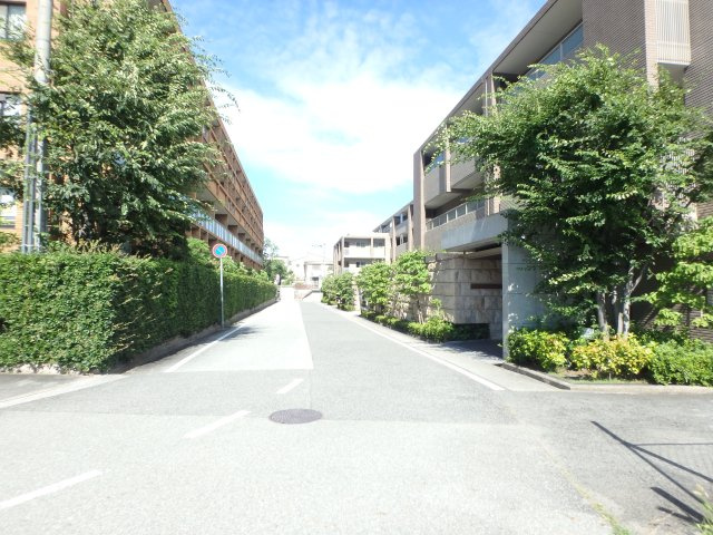 フォルム芦屋岩園の周辺|前面道路