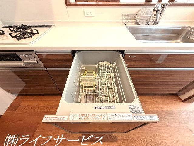 【キッチン】 | 西三国４丁目中古戸建 | 食器洗浄乾燥機
