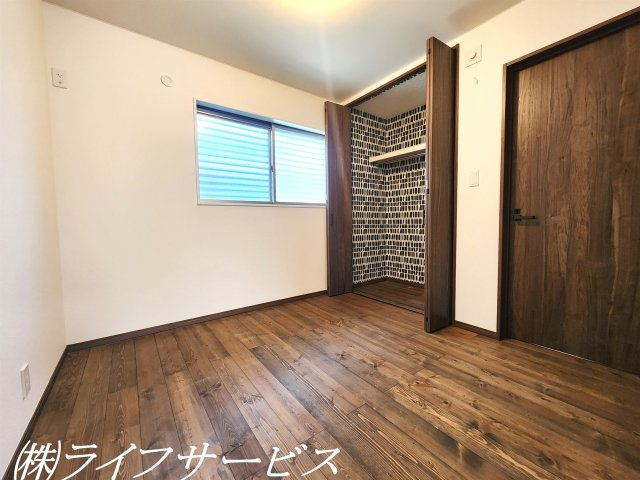 【洋室】 | 西三国４丁目中古戸建 | ２階洋室4.5帖/クローゼット有