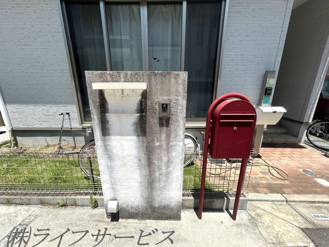 【玄関】 | 西三国４丁目中古戸建 | 表札・メールボックス