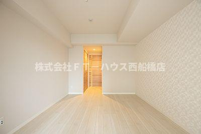 グロリアコート市川の寝室