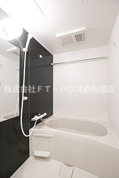 グロリアコート市川の浴室