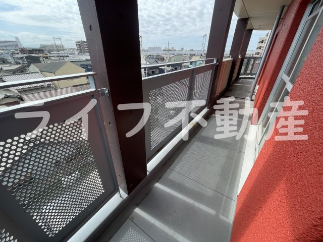 サンメゾンのバルコニー|落ち着いた時間を過ごせるバルコニーです