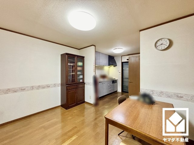 宇治市小倉町西浦の居間・リビング