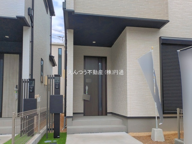 グラファーレ一色新町3期の玄関