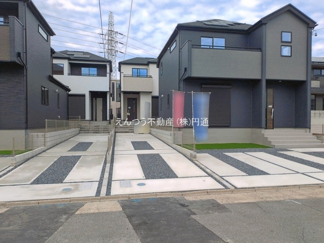 グラファーレ一色新町3期の前面道路含む現地写真