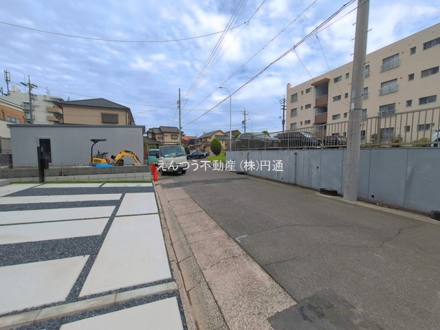 グラファーレ一色新町3期の前面道路含む現地写真