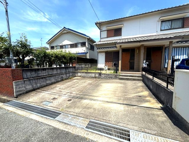 藤沢台6丁目二戸一の駐車場