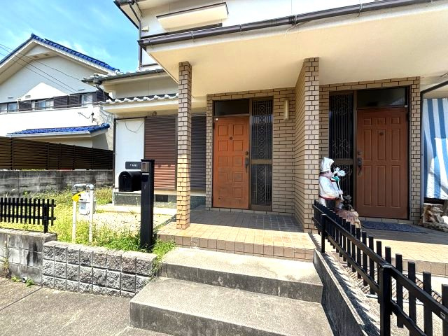 藤沢台6丁目二戸一のエントランス