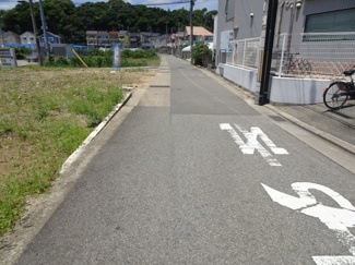 【前面道路含む現地写真】 | 川西市久代5丁目1の35　建築条件付き土地