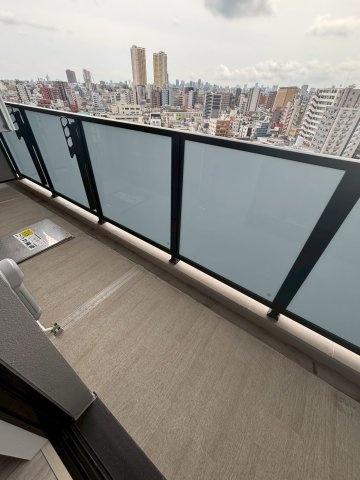 グランエール西日暮里NORTHのバルコニー