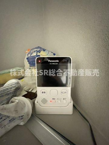 森河内東1丁目中古テラスハウスのセキュリティ|来客時に直接顔を合わせずにやりとりしたり、不審者の侵入を防いだりとセキュリティー面で重宝する設備です！