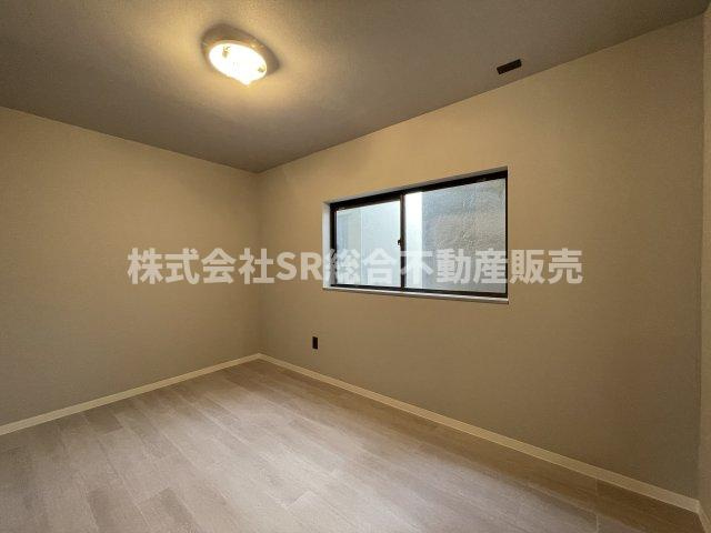 森河内東1丁目中古テラスハウスの寝室|3F　6.0帖。落ち着いた雰囲気で寝室にいかがでしょうか？
