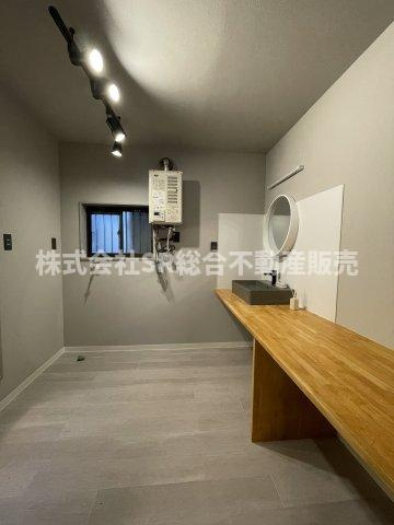 森河内東1丁目中古テラスハウスの脱衣所|広々としたスペースのある脱衣場です！