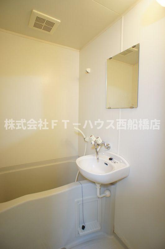 富士マンション若宮 6978816343の浴室