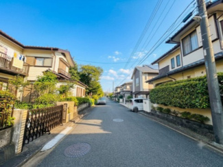 【前面道路含む現地写真】 | 千葉市緑区越智町　54.6坪×整形地 | 一歩外に出るとこの静けさ。車通りの少ない住宅街なので、小さなお子さまがいるご家庭も安心です。