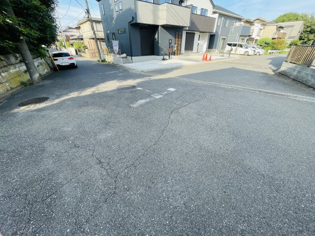 グラファーレ佐倉市中志津４丁目５７期の前面道路含む現地写真