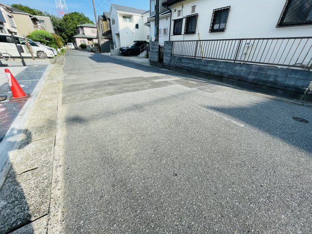 グラファーレ佐倉市中志津４丁目５７期の前面道路含む現地写真