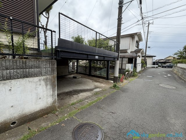 大磯町石神台1丁目　中古戸建の駐車場