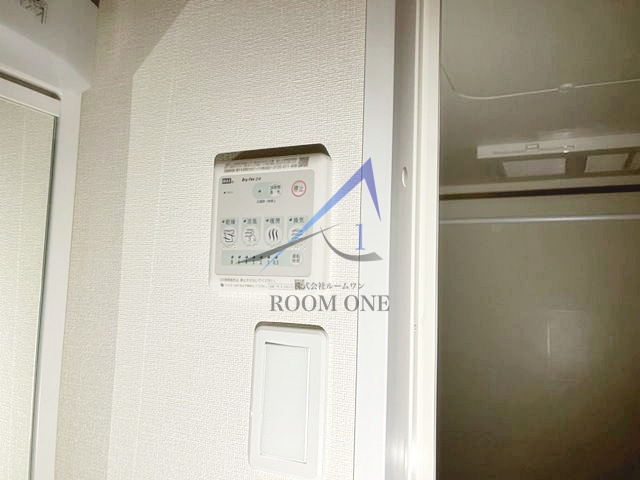 Ａｐｐｌｅ　Ｈｏｕｓｅの設備|浴室乾燥機パネルです。