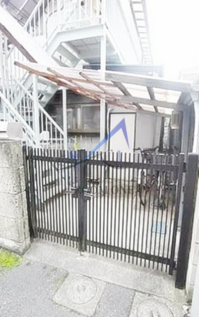 リーオ  のエントランス|エントランスです。