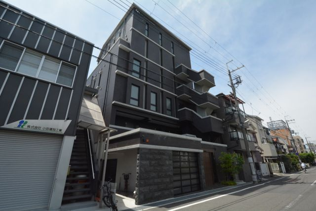 オートロック完備で安心のセキュリティ♪