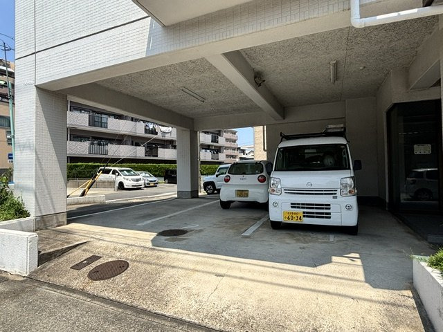 神野マンションⅡの駐車場
