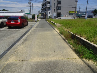 【前面道路含む現地写真】 | 川西市久代5丁目1の35　建築条件付き土地