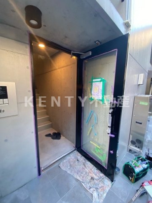 【エントランス】 | ＬＯＴＵＳ梅屋敷 | 建物の内部です