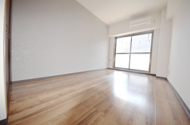 ピッコロモンドの居間・リビング