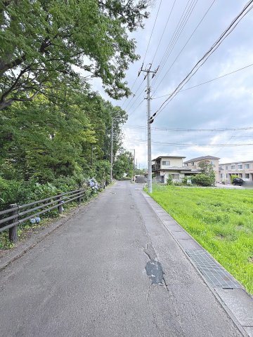【建築条件なし売地】　郡山市大槻町22期　柴宮小・第一中の前面道路含む現地写真
