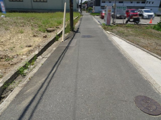 【前面道路含む現地写真】 | 川西市久代5丁目1の35　建築条件付き土地