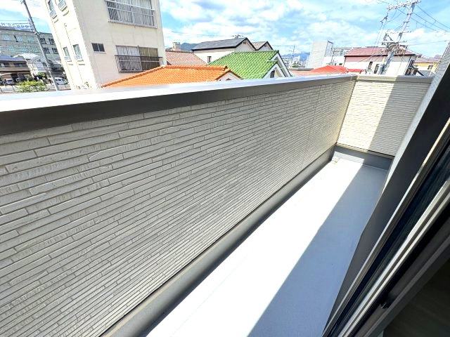 神戸市須磨区行幸町1丁目戸建のバルコニー