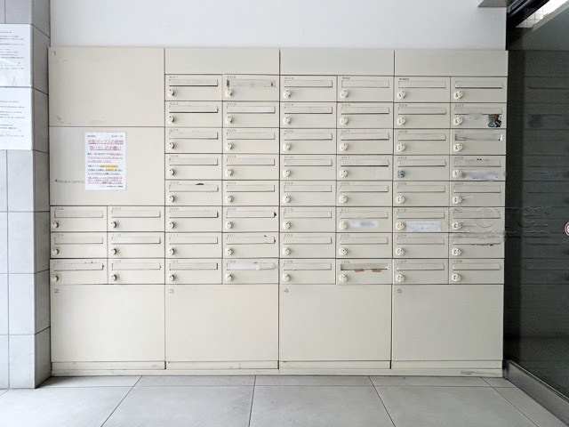 【設備】 | B CITY 高田馬場alivie | ロック式の集合ポスト。セキュリティや個人情報に対する意識の高まりが強い昨今では、ポストにロックがかかることも大事なポイントになります。～即日のご見学可能～　お問合せはお気軽にどうぞ。