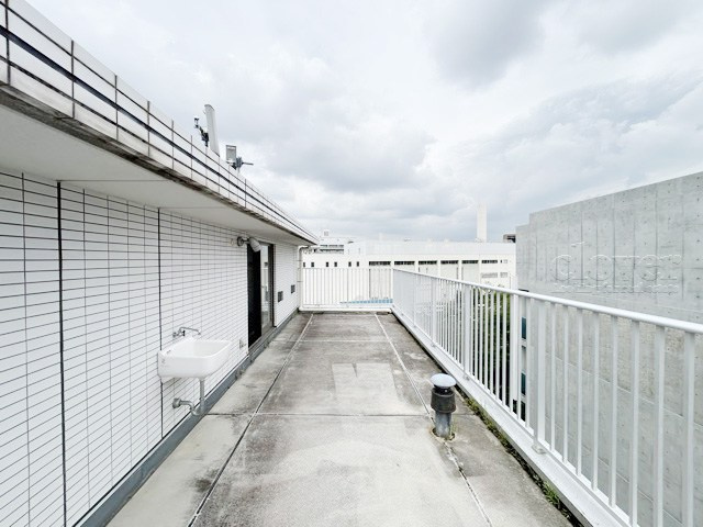 【展望】 | B CITY 高田馬場alivie | ルーフバルコニーと眺望です。～即日のご見学可能～　お問合せはお気軽にどうぞ。