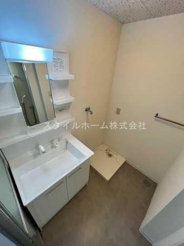 レ・セゾン菰口Aの洗面所