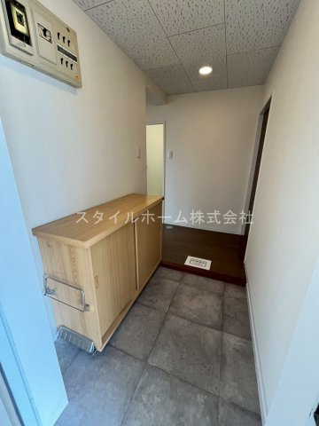 レ・セゾン菰口Aの玄関